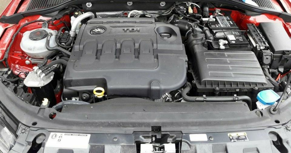 Motor VW Touran 1.6 TDI CRKB 37TKM 81KW 110PS komplett inkl. Lief